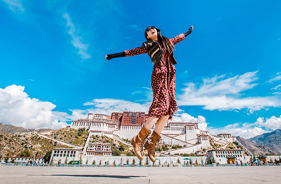 拉萨布达拉宫、大昭寺+林芝、雅鲁藏布大峡谷+纳木错6晚7日游(畅销纯玩,升级住宿,赠鲁朗,赠石锅鸡)