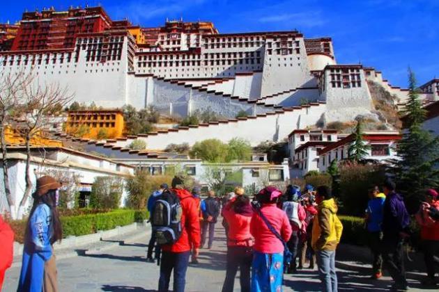 拉萨+林芝+雅鲁藏布大峡谷+南迦巴瓦峰+羊湖+纳木错8日7晚 私家团