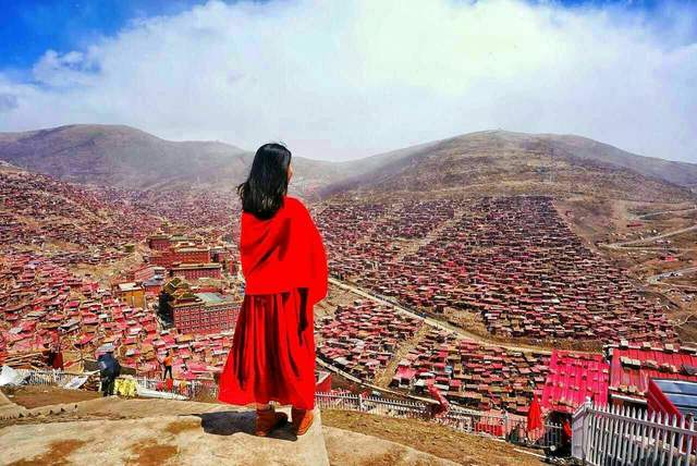 成都出发-色达五明佛学院-稻城亚丁-然乌-林芝-拉萨10日拼车游