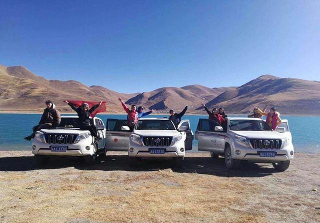 西藏旅游包车选什么车型?越野车OR商务车OR大巴?