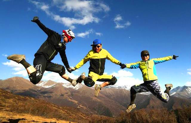 【暂停发团】拉萨+林芝、雅鲁藏布大峡谷+羊湖、日喀则、珠穆朗玛峰+纳木错11日游（经典全景）