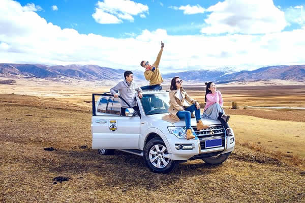 成都-海螺沟-稻城亚丁-梅里雪山-飞来寺-米堆冰川-林芝-拉萨11日游（4人起定）